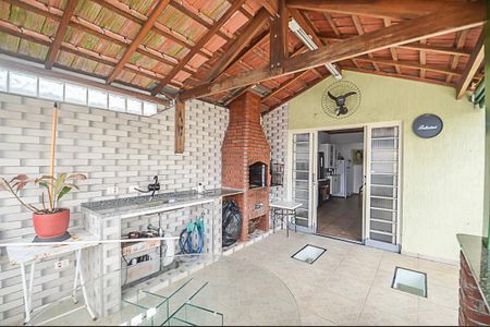 Casa à venda com 204m², 3 quartos e 3 vagasChurrasqueira