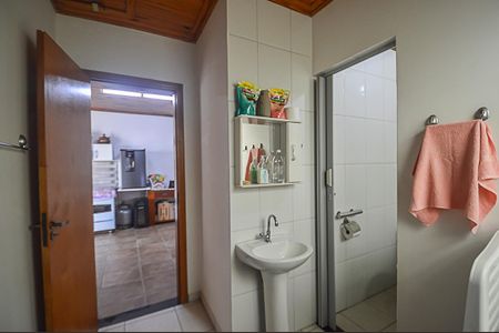 Casa à venda com 204m², 3 quartos e 3 vagasBanheiro de Serviço