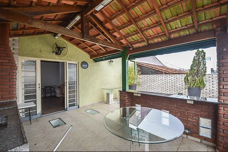 Casa à venda com 204m², 3 quartos e 3 vagasChurrasqueira