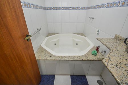 Casa à venda com 204m², 3 quartos e 3 vagasBanheiro da Suíte 3