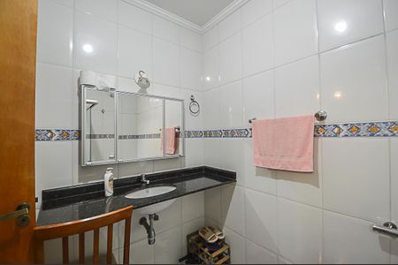 Casa à venda com 204m², 3 quartos e 3 vagasBanheiro da Suíte 2