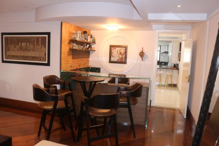 Apartamento à venda com 325m², 4 quartos e 4 vagasSala