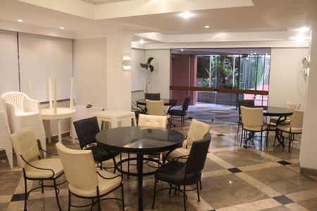 Apartamento à venda com 325m², 4 quartos e 4 vagasÁrea comum - Salão de festas