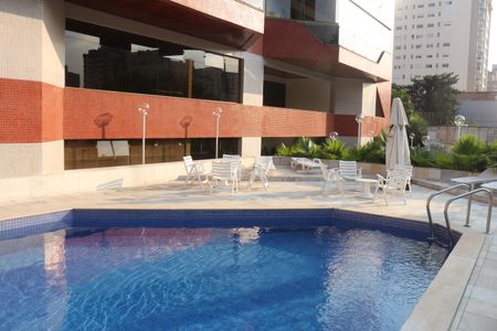 Apartamento à venda com 325m², 4 quartos e 4 vagasÁrea comum - Piscina