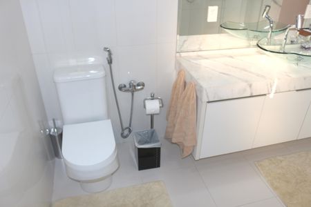 Apartamento à venda com 325m², 4 quartos e 4 vagasBanheiro da Suíte 1