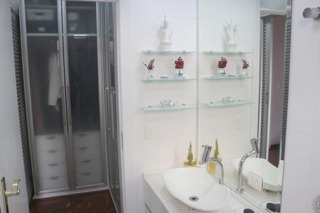 Apartamento à venda com 325m², 4 quartos e 4 vagasBanheiro da Suíte 3