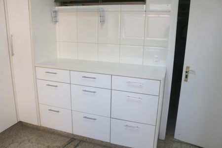 Apartamento à venda com 325m², 4 quartos e 4 vagasÁrea de Serviço