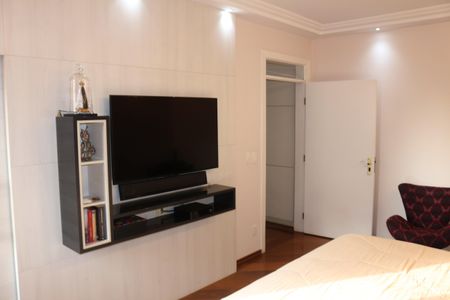 Apartamento à venda com 325m², 4 quartos e 4 vagasSuíte 1