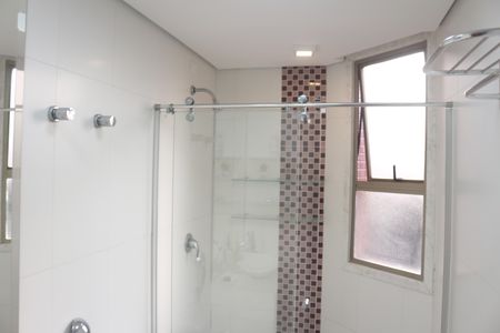 Apartamento à venda com 325m², 4 quartos e 4 vagasBanheiro da Suíte 3