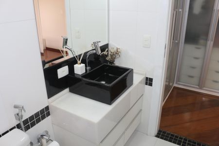 Apartamento à venda com 325m², 4 quartos e 4 vagasBanheiro da Suíte 4