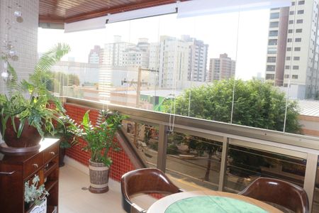 Apartamento à venda com 325m², 4 quartos e 4 vagasVaranda