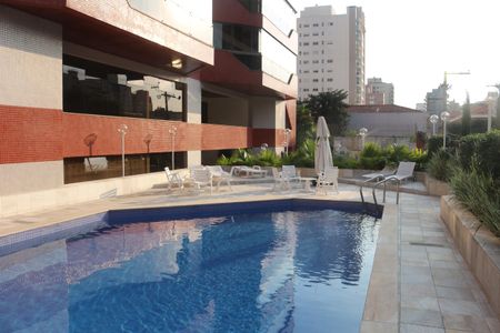 Apartamento à venda com 325m², 4 quartos e 4 vagasÁrea comum - Piscina