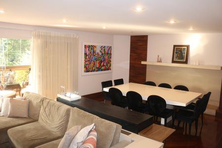 Apartamento à venda com 325m², 4 quartos e 4 vagasSala