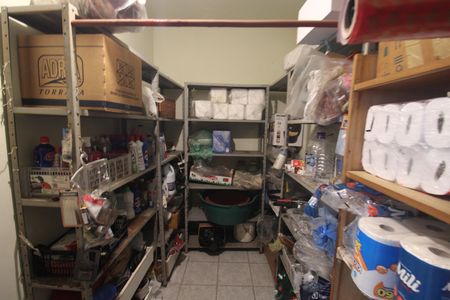 Casa à venda com 380m², 3 quartos e 7 vagasÁrea de Serviço - Quarto