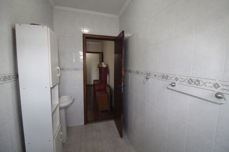 Casa à venda com 380m², 3 quartos e 7 vagasBanheiro da Suíte 1