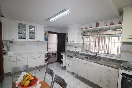 Casa à venda com 380m², 3 quartos e 7 vagasCozinha