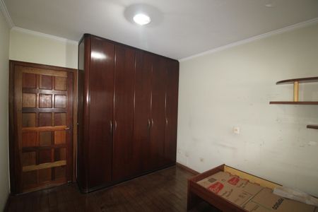 Casa à venda com 380m², 3 quartos e 7 vagasQuarto 2