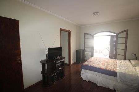 Casa à venda com 380m², 3 quartos e 7 vagasSuíte 2