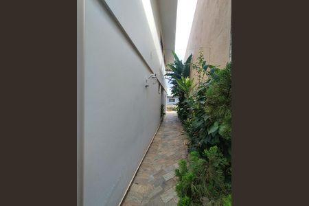 Casa à venda com 280m², 4 quartos e 5 vagasCorredor