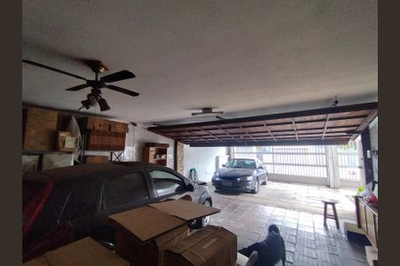 Casa à venda com 280m², 4 quartos e 5 vagasGaragem cinco carros