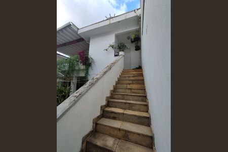 Casa à venda com 280m², 4 quartos e 5 vagasEscadas