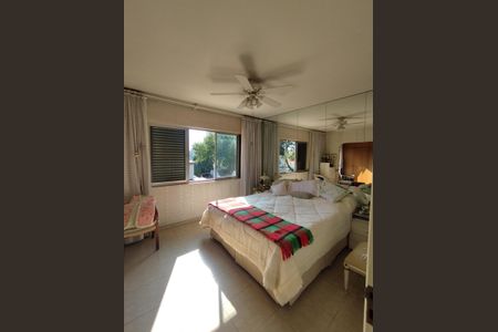 Casa à venda com 280m², 4 quartos e 5 vagasSuíte 1