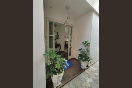 Casa à venda com 280m², 4 quartos e 5 vagasEntrada