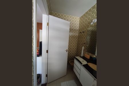 Casa à venda com 280m², 4 quartos e 5 vagasBanheiro 1