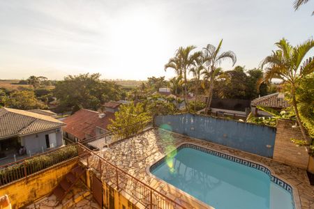 Casa à venda com 393m², 4 quartos e 4 vagas Casa à venda com 393m², 4 quartos e 4 vagasVista Sacada Quarto