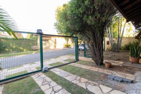 Casa à venda com 393m², 4 quartos e 4 vagas Casa à venda com 393m², 4 quartos e 4 vagasÁrea comum