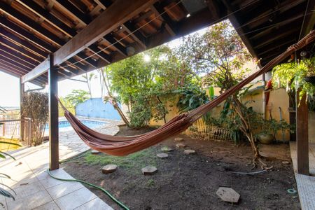 Casa à venda com 393m², 4 quartos e 4 vagas Casa à venda com 393m², 4 quartos e 4 vagasÁrea comum