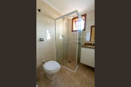 Casa à venda com 393m², 4 quartos e 4 vagas Casa à venda com 393m², 4 quartos e 4 vagasBanheiro Suíte 3