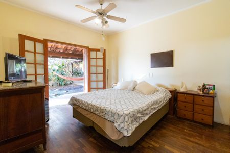 Casa à venda com 393m², 4 quartos e 4 vagas Casa à venda com 393m², 4 quartos e 4 vagasSuíte 1