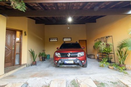 Casa à venda com 393m², 4 quartos e 4 vagas Casa à venda com 393m², 4 quartos e 4 vagasÁrea comum