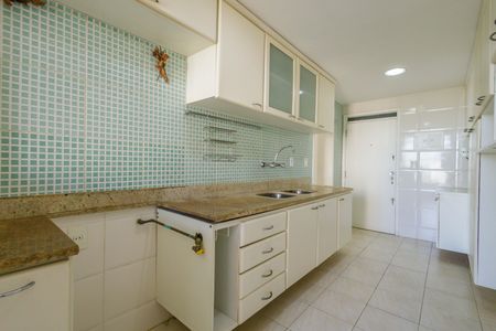 Apartamento à venda com 112m², 3 quartos e 2 vagas Apartamento à venda com 112m², 3 quartos e 2 vagasCozinha