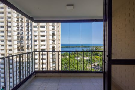 Apartamento à venda com 112m², 3 quartos e 2 vagas Apartamento à venda com 112m², 3 quartos e 2 vagasVaranda