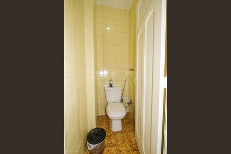 Apartamento à venda com 220m², 3 quartos e sem vaga Apartamento à venda com 220m², 3 quartos e sem vagaBanheiro de Serviço