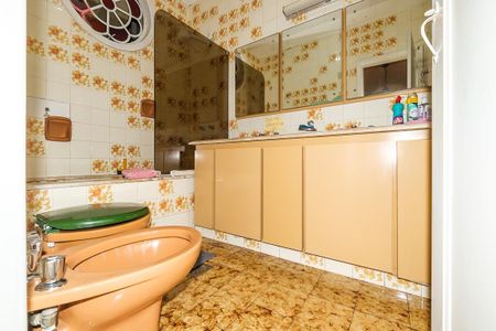 Apartamento à venda com 220m², 3 quartos e sem vaga Apartamento à venda com 220m², 3 quartos e sem vagaBanheiro