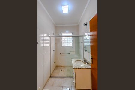 Casa à venda com 200m², 3 quartos e 2 vagasBanheiro