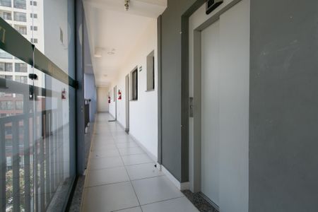 Apartamento à venda com 30m², 1 quarto e sem vaga Apartamento à venda com 30m², 1 quarto e sem vagaHall de Entrada