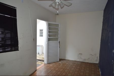 Casa à venda com 300m², 4 quartos e 3 vagasQuarto Fundos