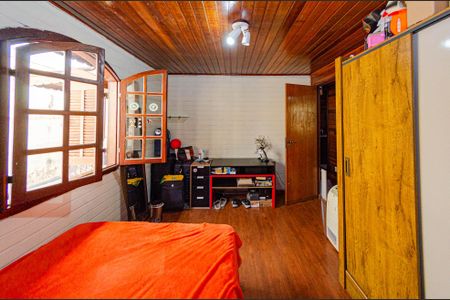 Casa à venda com 210m², 3 quartos e 3 vagas Casa à venda com 210m², 3 quartos e 3 vagasQuarto 2