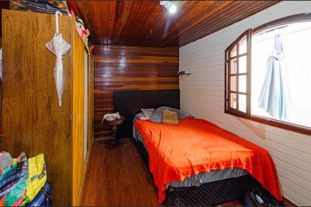 Casa à venda com 210m², 3 quartos e 3 vagas Casa à venda com 210m², 3 quartos e 3 vagasQuarto 2