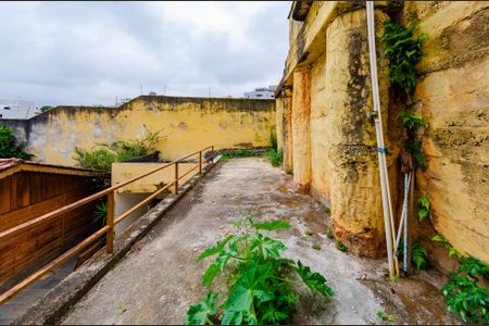 Casa à venda com 210m², 3 quartos e 3 vagas Casa à venda com 210m², 3 quartos e 3 vagasÁrea externa