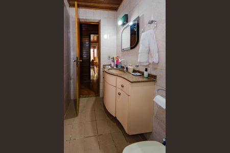 Casa à venda com 210m², 3 quartos e 3 vagas Casa à venda com 210m², 3 quartos e 3 vagasBanheiro