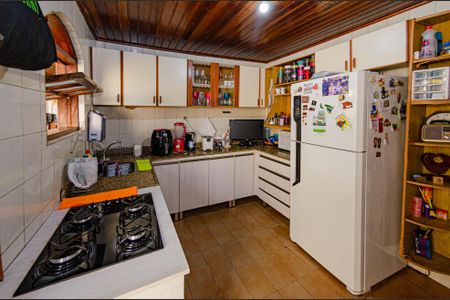 Casa à venda com 210m², 3 quartos e 3 vagas Casa à venda com 210m², 3 quartos e 3 vagasCozinha