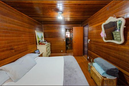 Casa à venda com 210m², 3 quartos e 3 vagas Casa à venda com 210m², 3 quartos e 3 vagasSuíte