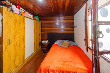 Casa à venda com 210m², 3 quartos e 3 vagas Casa à venda com 210m², 3 quartos e 3 vagasQuarto 2