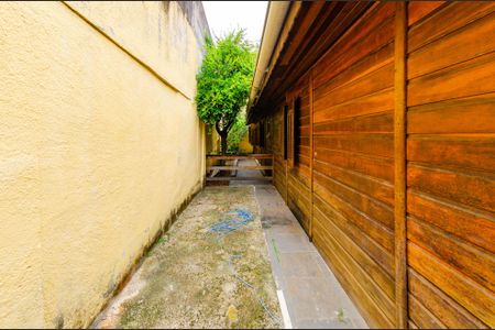 Casa à venda com 210m², 3 quartos e 3 vagas Casa à venda com 210m², 3 quartos e 3 vagasÁrea externa