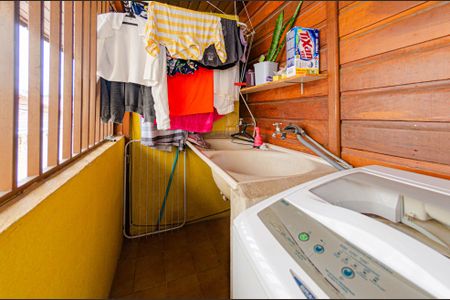 Casa à venda com 210m², 3 quartos e 3 vagas Casa à venda com 210m², 3 quartos e 3 vagasÁrea de serviço